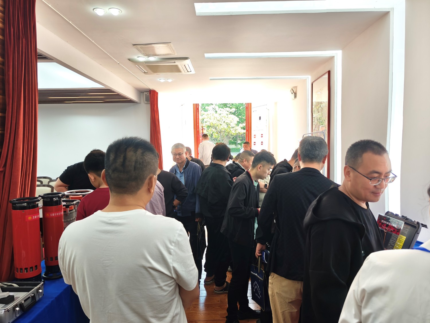 戳我試試